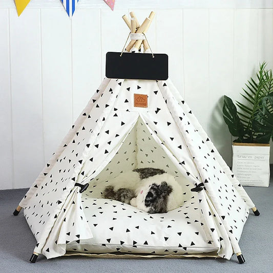 maison pour chat en forme de tipi