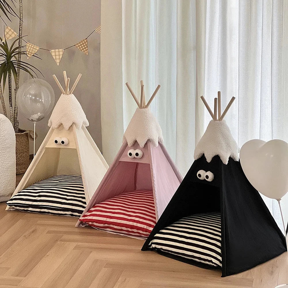 abri pour chat en forme de tipi